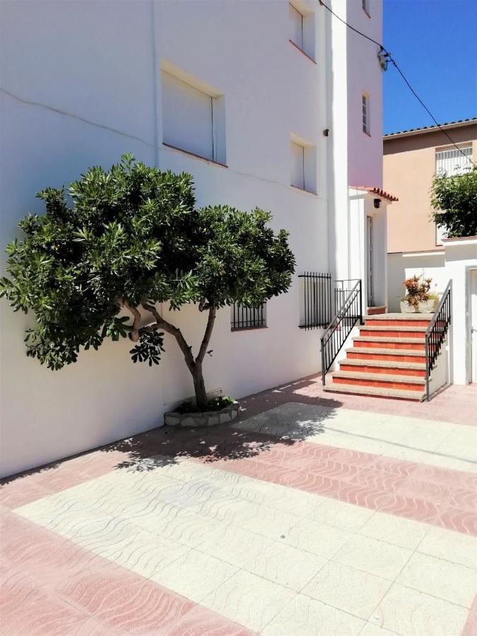 ל'אסטרטיט Trill Noray Apartamentos מראה חיצוני תמונה